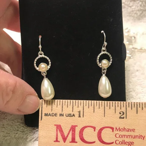 Avon Merryl 3 Piece Gift Set - Silver & Pearl Necklace Bracelet & Earrings - Picture 9 of 16